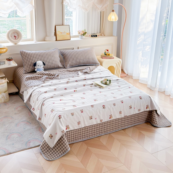 91家纺网 家纺一手货源 找家纺 云玲时尚 2026新款古法水洗棉夏被床盖四件套 可爱熊