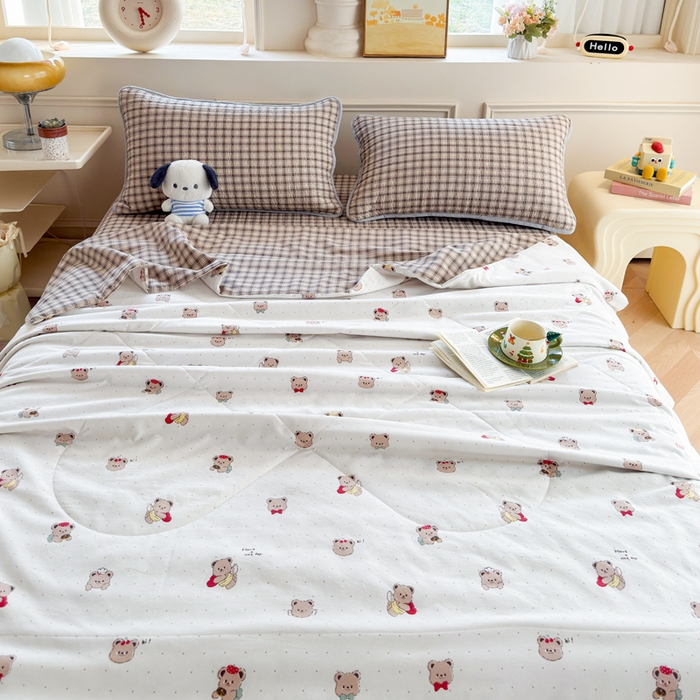 91家纺网 家纺一手货源 找家纺 云玲时尚 2026新款古法水洗棉夏被床盖四件套 可爱熊