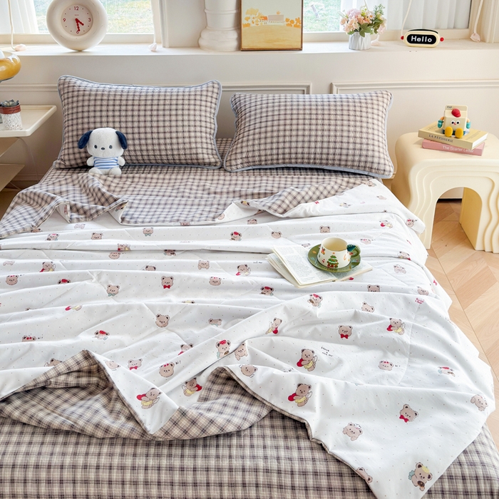 91家纺网 家纺一手货源 找家纺 云玲时尚 2026新款古法水洗棉夏被床盖四件套 可爱熊