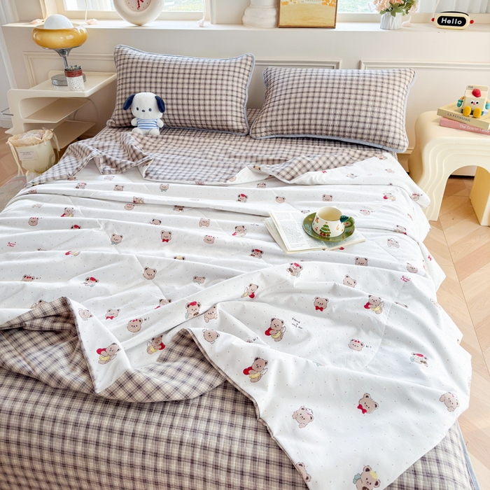 91家纺网 家纺一手货源 找家纺 云玲时尚 2026新款古法水洗棉夏被床盖四件套 可爱熊