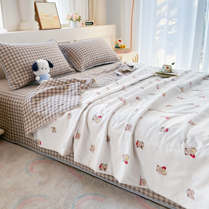 91家纺网 家纺一手货源 找家纺 云玲时尚 2026新款古法水洗棉夏被床盖四件套 可爱熊