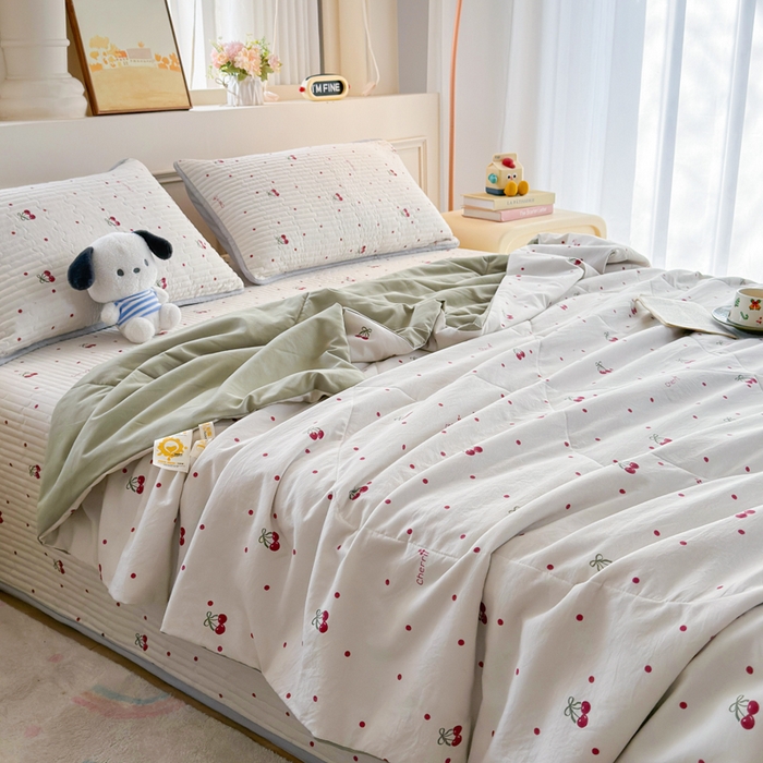 91家纺网 家纺一手货源 找家纺 云玲时尚 2026新款古法水洗棉夏被床盖四件套 樱桃绿