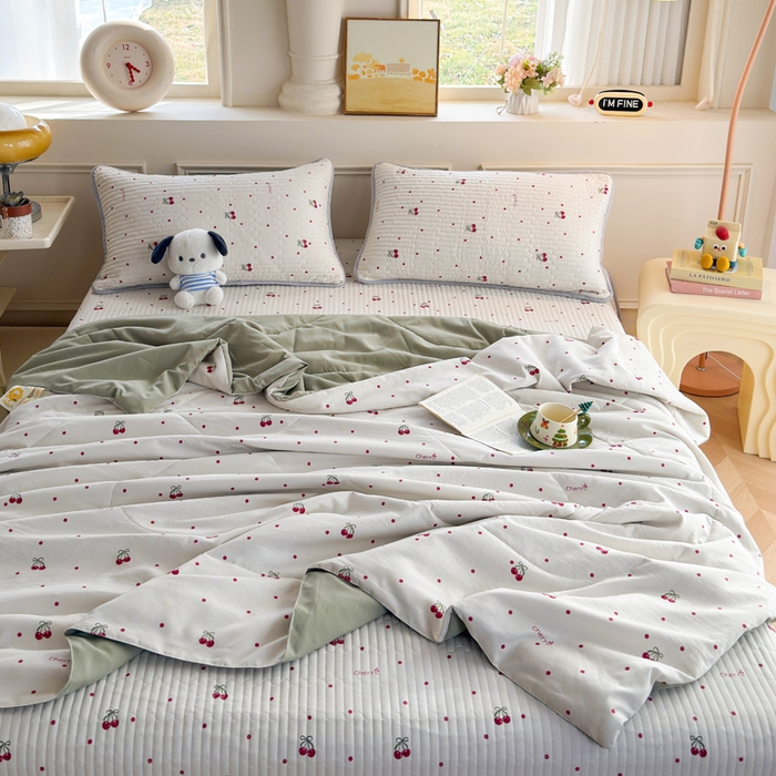91家纺网 家纺一手货源 找家纺 云玲时尚 2026新款古法水洗棉夏被床盖四件套 樱桃绿
