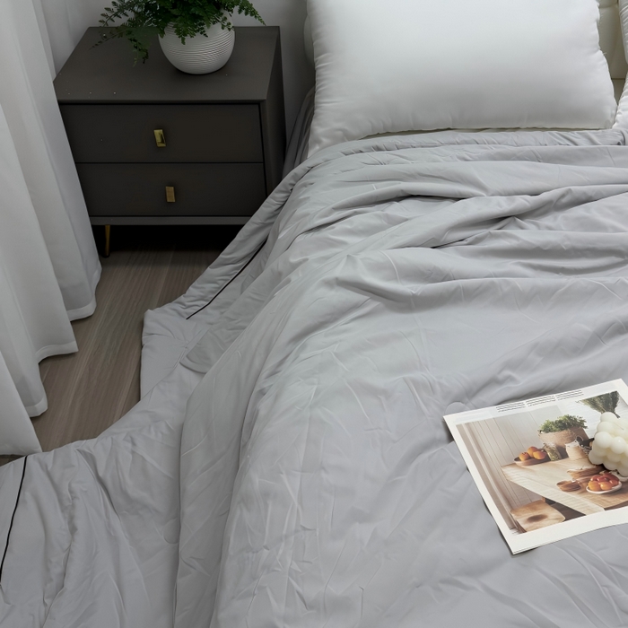 91家纺网 家纺一手货源 找家纺 申龙家纺 2026新款云感棉斜条夏被 云雾灰