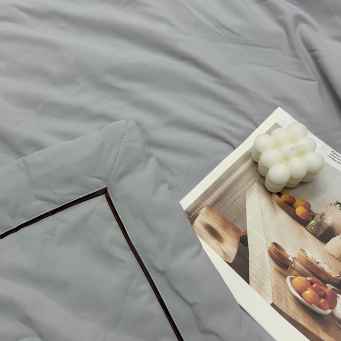 91家纺网 家纺一手货源 找家纺 申龙家纺 2026新款云感棉斜条夏被 云雾灰