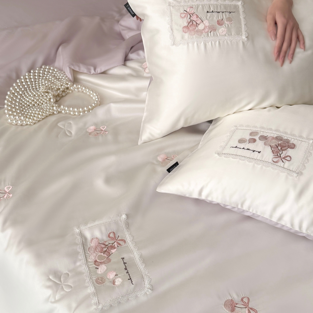 91家纺网 家纺一手货源 找家纺 （总）鹿班家居 2026新款60S兰精天丝刺绣夏被空调被夏凉被四件套粉红荔枝（标准会员-20元）