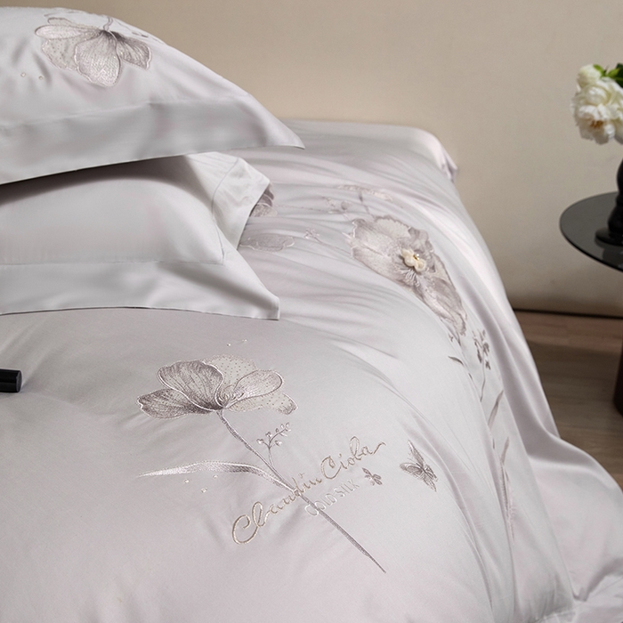 91家纺网 家纺一手货源 找家纺 蒂爵 2026新款贡缎100支长绒棉全棉纯棉刺绣绣花四件套高端四件套-繁花 繁花-晶钻灰