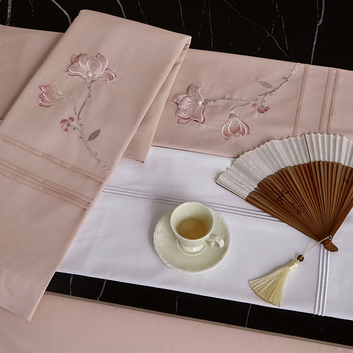 91家纺网 家纺一手货源 找家纺 蒂爵 2026新款贡缎100支长绒棉全棉纯棉刺绣绣花四件套高端四件套-陌上花开 陌上花开-科舍玉