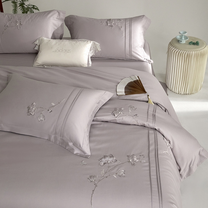 91家纺网 家纺一手货源 找家纺 蒂爵 2026新款贡缎100支长绒棉全棉纯棉刺绣绣花四件套高端四件套-陌上花开 陌上花开-晶钻灰