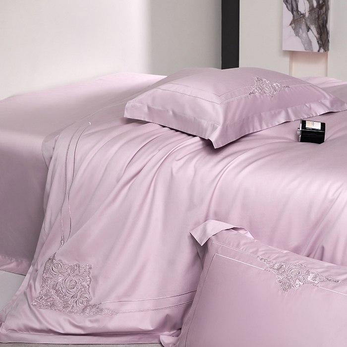 91家纺网 家纺一手货源 找家纺 蒂爵 2026新款贡缎100支长绒棉全棉纯棉刺绣绣花四件套高端四件套-施华洛 施华洛-烟霞紫