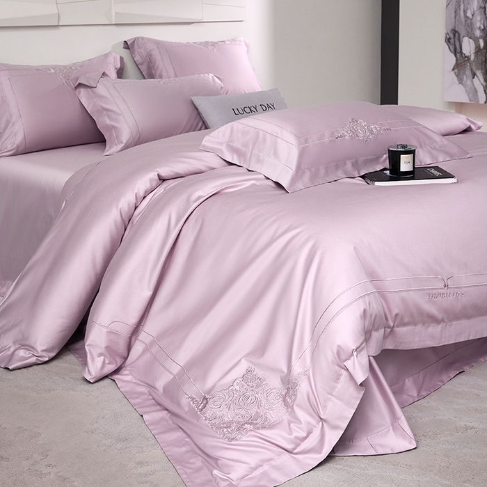 91家纺网 家纺一手货源 找家纺 蒂爵 2026新款贡缎100支长绒棉全棉纯棉刺绣绣花四件套高端四件套-施华洛 施华洛-烟霞紫