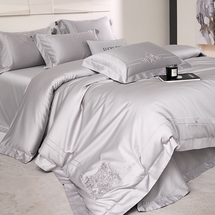 91家纺网 家纺一手货源 找家纺 蒂爵 2026新款贡缎100支长绒棉全棉纯棉刺绣绣花四件套高端四件套-施华洛 施华洛-柔光灰