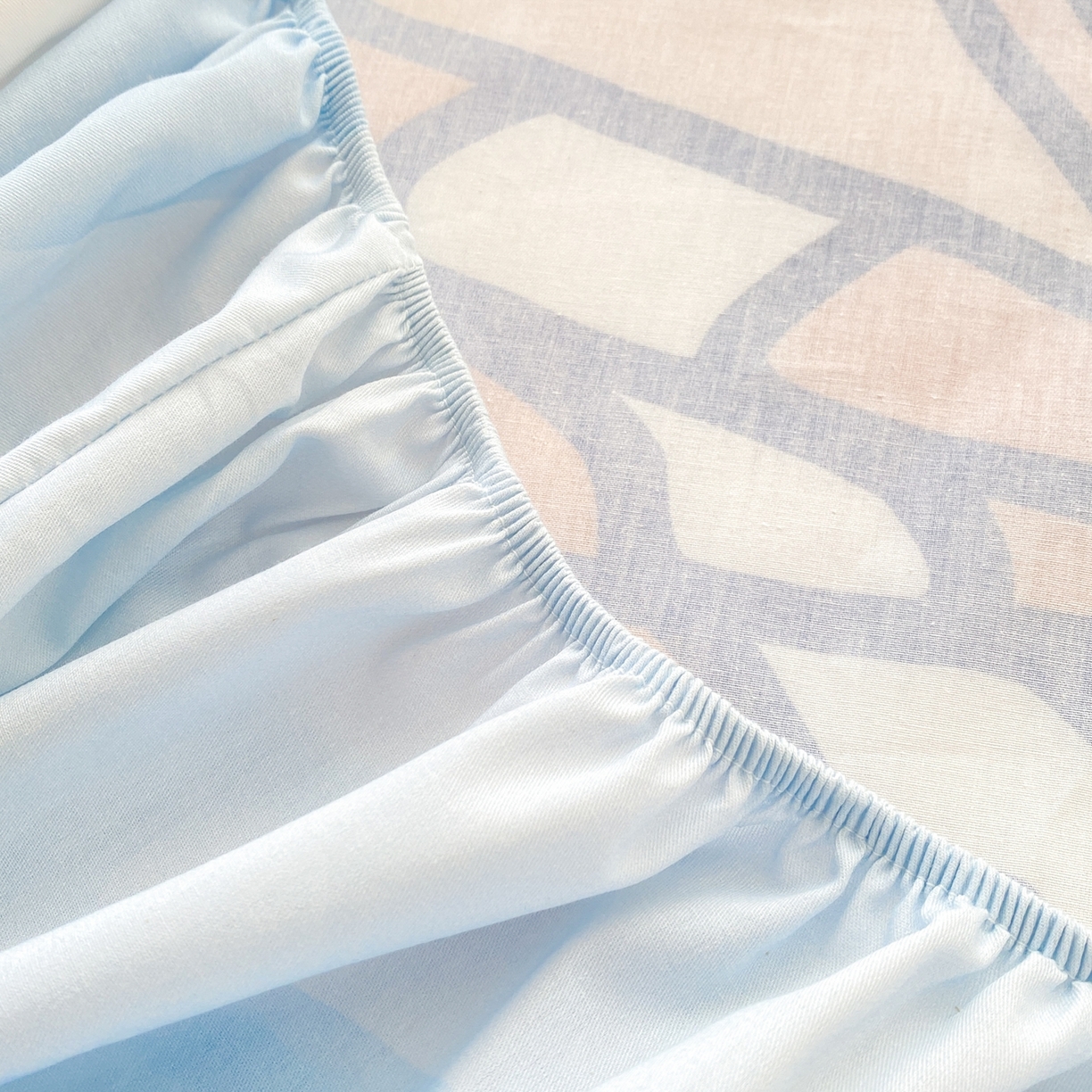 91家纺网 家纺一手货源 找家纺 博雅 2026新款蜡笔小新正版授权全棉纯棉大版床笠单件床笠单品单床笠 大版-滑板小新