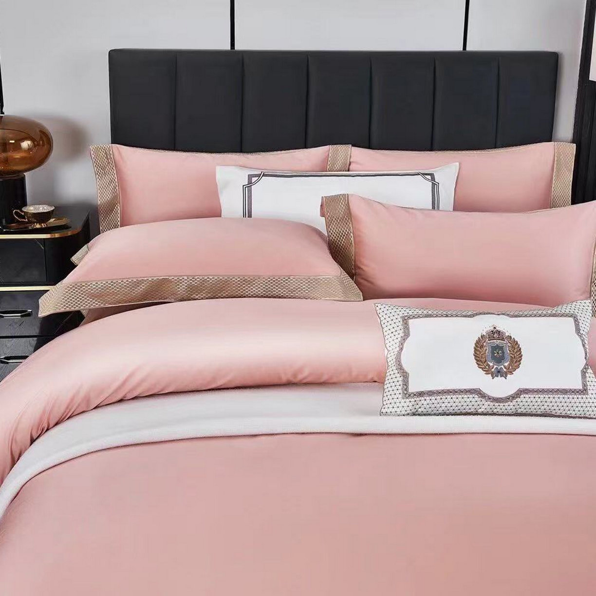 91家纺网 家纺一手货源 找家纺 edra 2026新款纯棉长绒棉轻奢绣花床盖款四件套-罗马假日 罗马假日-粉