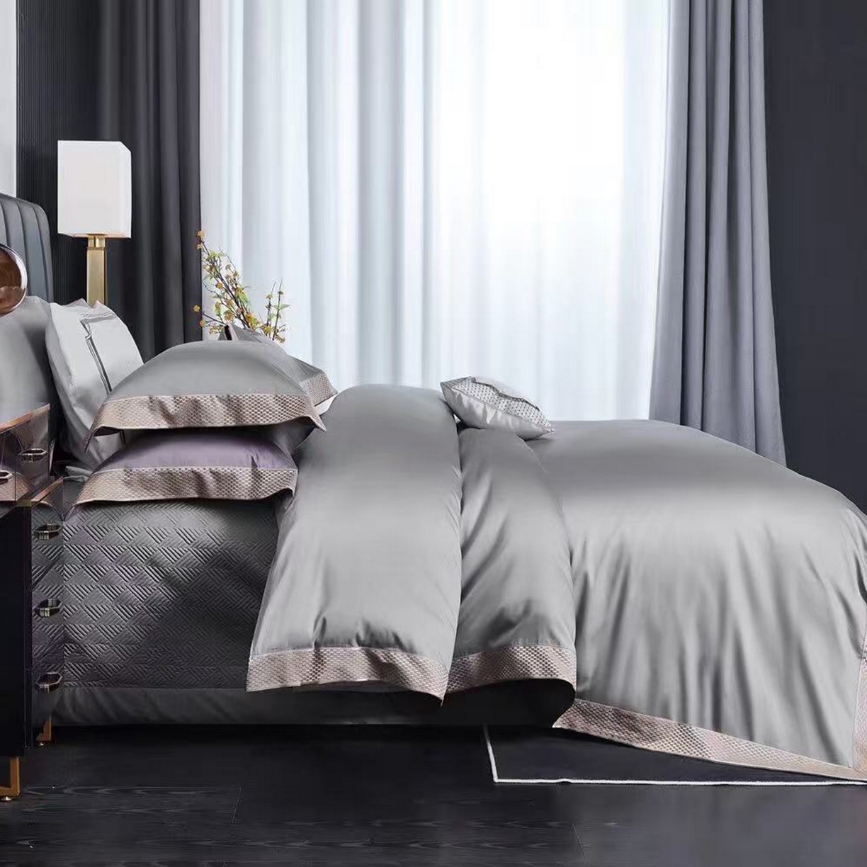 91家纺网 家纺一手货源 找家纺 edra 2026新款纯棉长绒棉轻奢绣花床盖款四件套-罗马假日 罗马假日-灰色