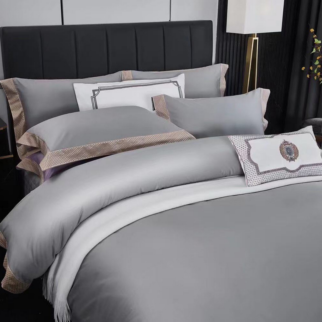 91家纺网 家纺一手货源 找家纺 edra 2026新款纯棉长绒棉轻奢绣花床盖款四件套-罗马假日 罗马假日-灰色