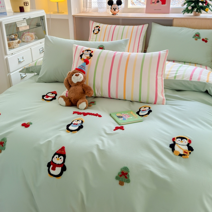 91家纺网 家纺一手货源 找家纺 如意朵 2026新款全棉纯棉毛巾绣四件套（第二批） 小企鹅