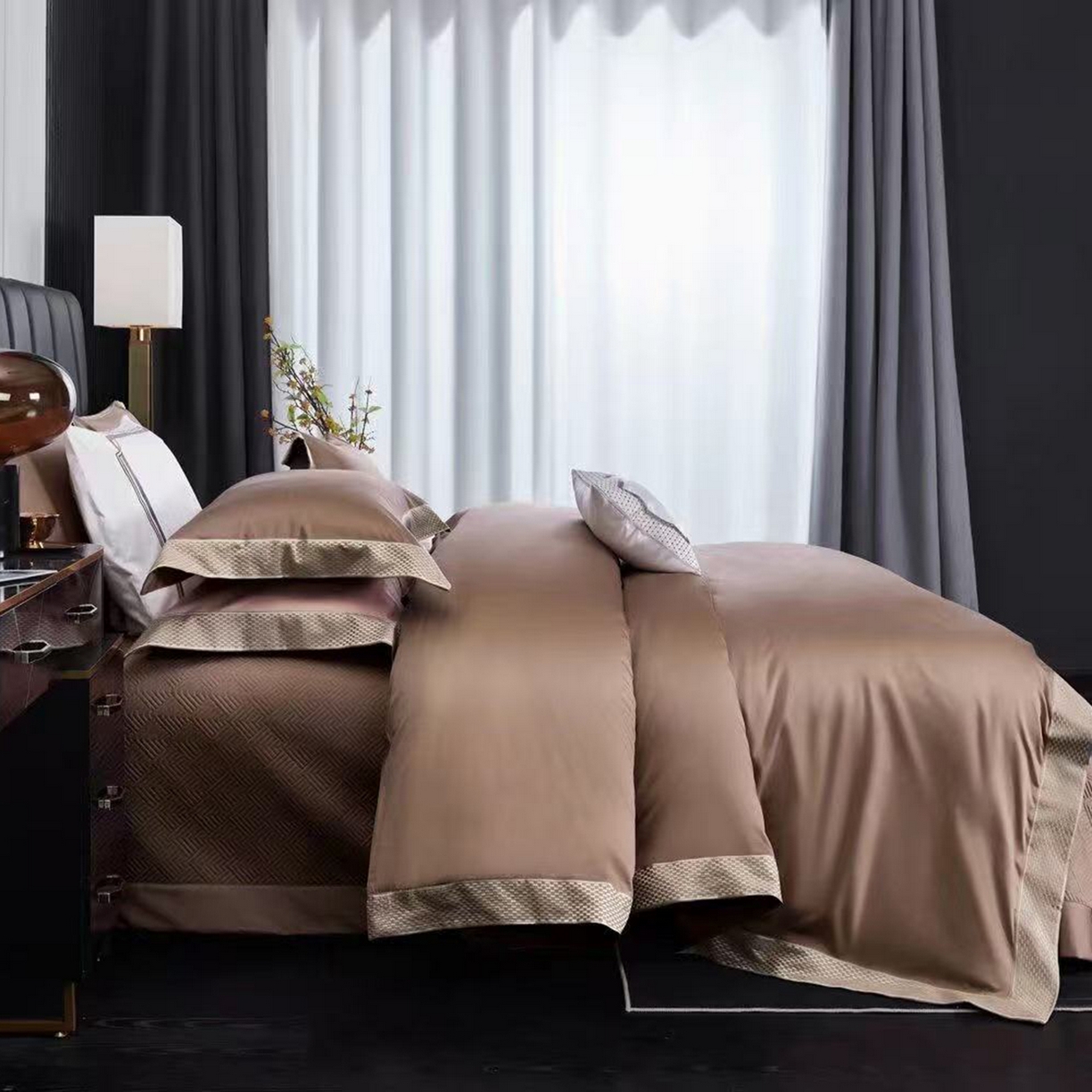 91家纺网 家纺一手货源 找家纺 edra 2026新款纯棉长绒棉轻奢绣花床盖款四件套-罗马假日 罗马假日-金棕