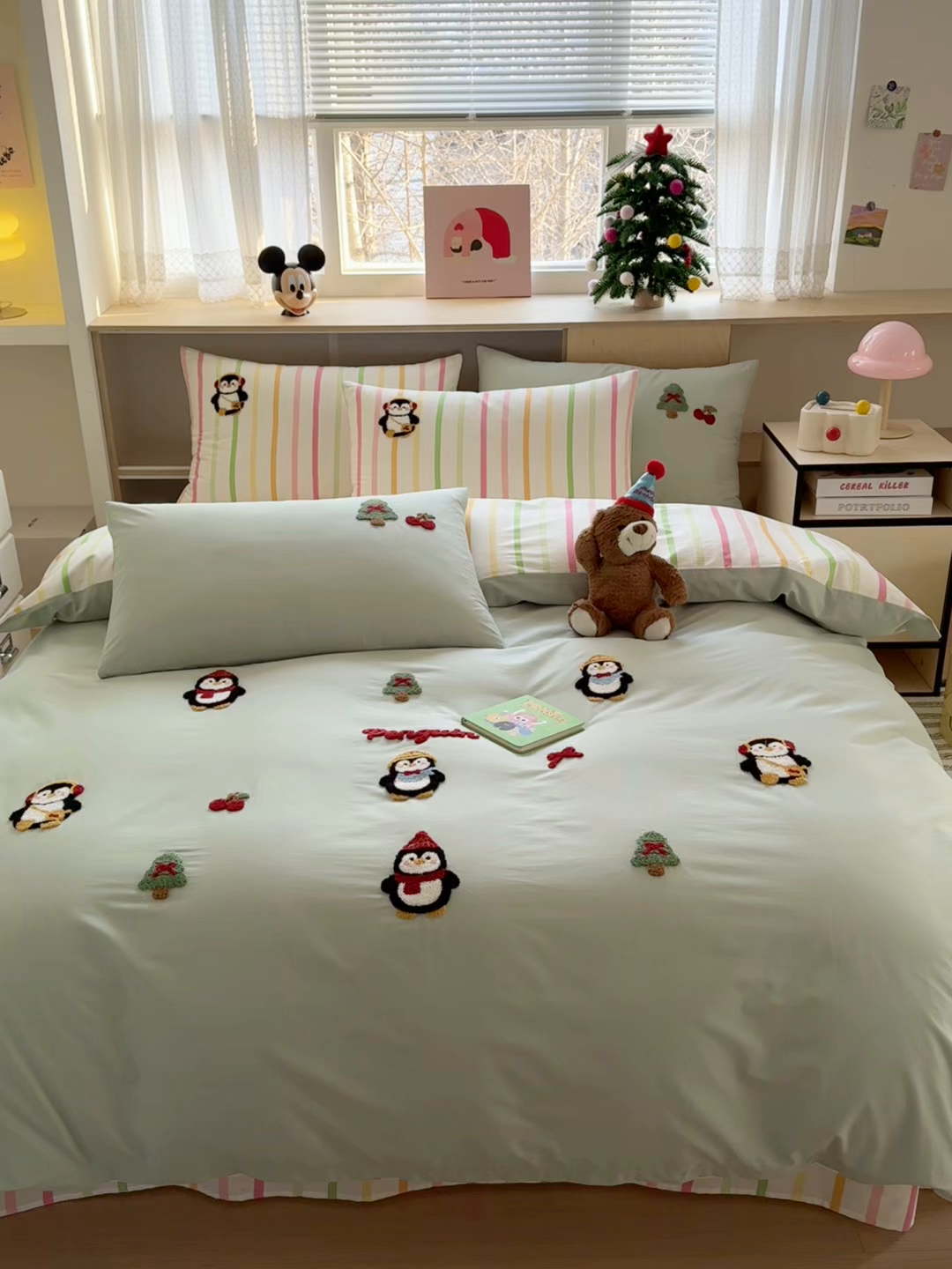 91家纺网 家纺一手货源 找家纺 如意朵 2026新款全棉纯棉毛巾绣四件套（第二批） 小企鹅