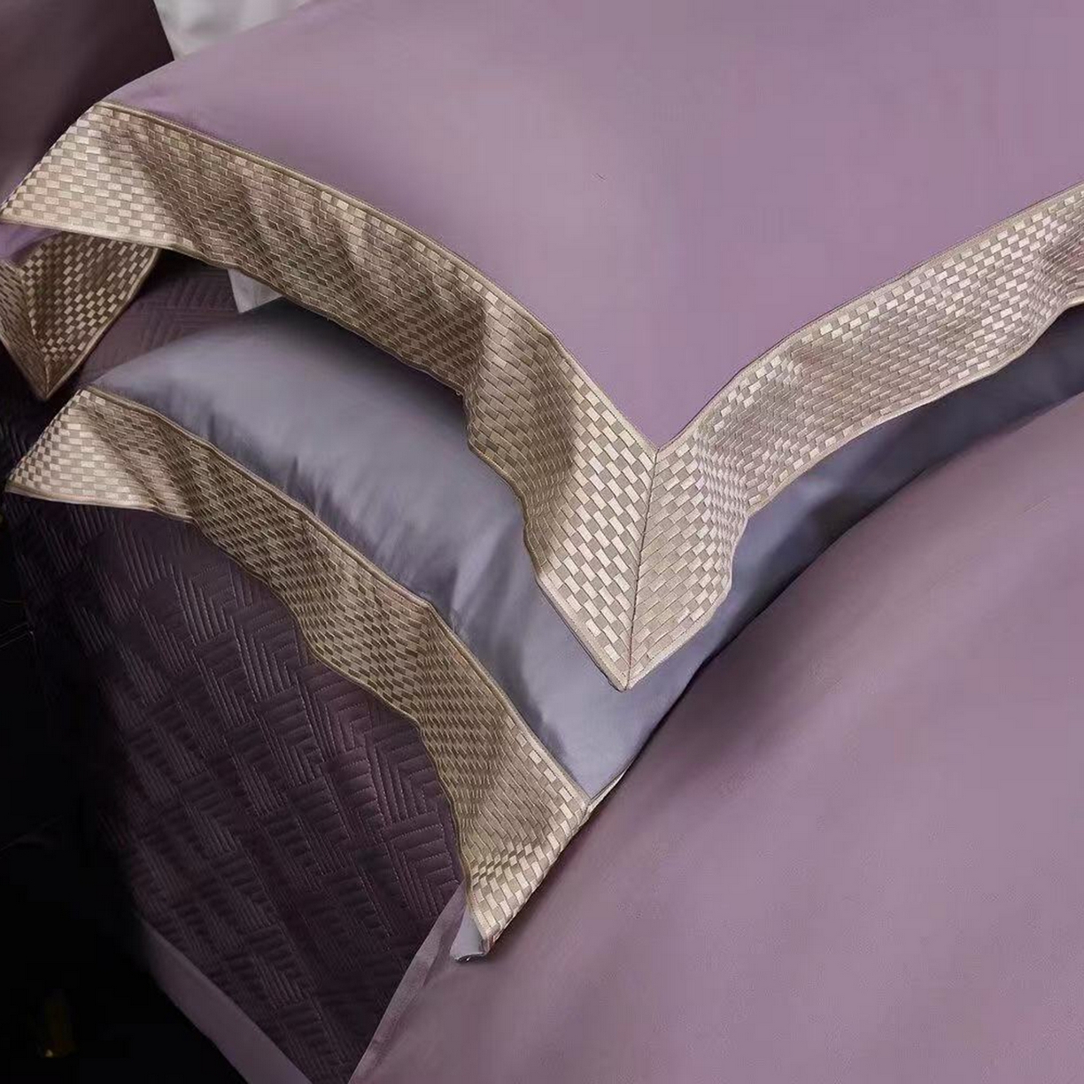 91家纺网 家纺一手货源 找家纺 edra 2026新款纯棉长绒棉轻奢绣花床盖款四件套-罗马假日 罗马假日-紫