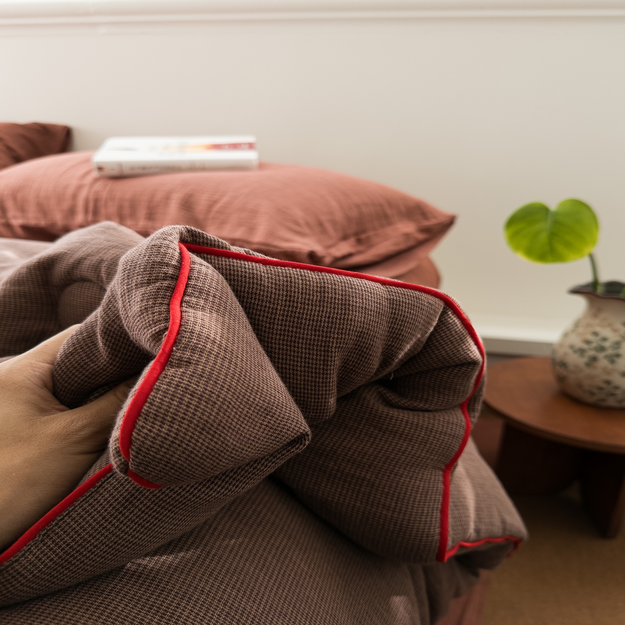 91家纺网 家纺一手货源 找家纺 棉小二 2026新款全棉大豆纤维冬被春秋被 千鸟格 咖