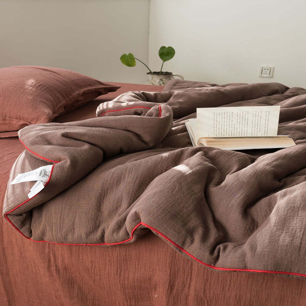 91家纺网 家纺一手货源 找家纺 棉小二 2026新款全棉大豆纤维冬被春秋被 千鸟格 咖