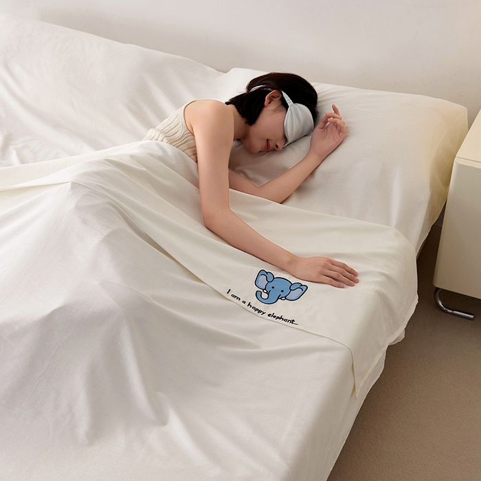 91家纺网 家纺一手货源 找家纺 沐珩家纺 2026新款糯感全棉定制正版卡通绣花大雁纹旅行酒店隔脏睡袋 蓝色小象