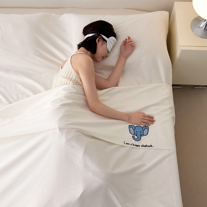 91家纺网 家纺一手货源 找家纺 沐珩家纺 2026新款糯感全棉定制正版卡通绣花大雁纹旅行酒店隔脏睡袋 蓝色小象