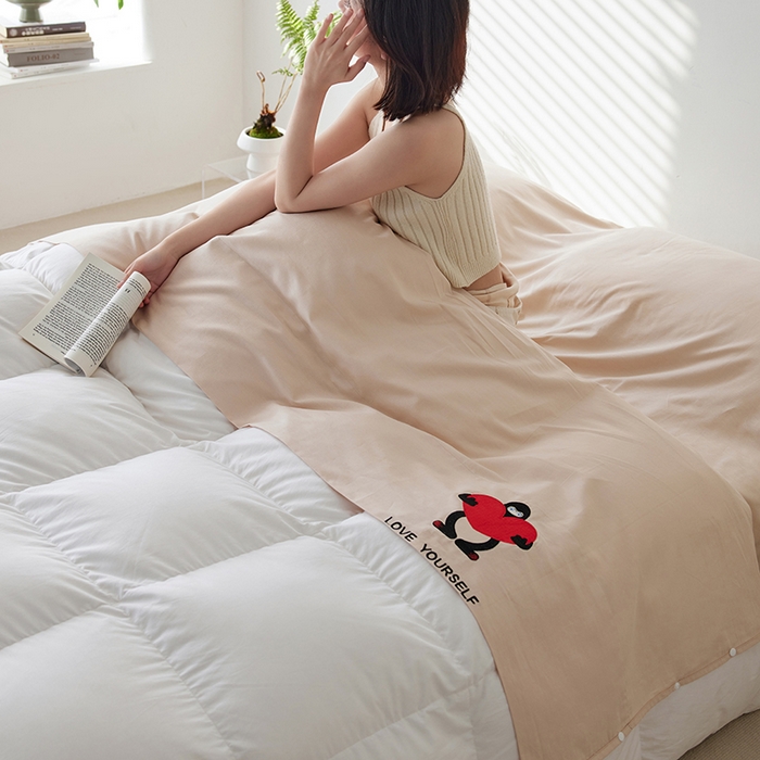 91家纺网 家纺一手货源 找家纺 沐珩家纺 2026新款糯感全棉定制正版卡通绣花大雁纹旅行酒店隔脏睡袋 爱心抱抱