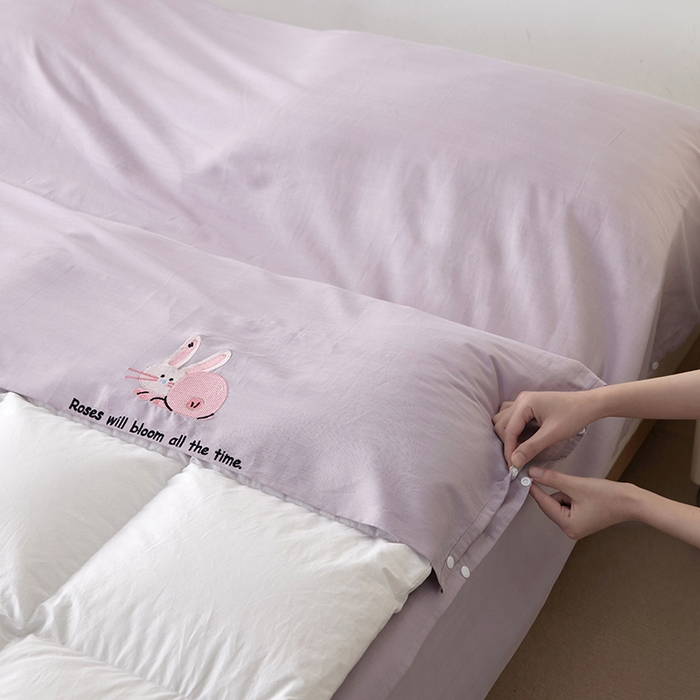 91家纺网 家纺一手货源 找家纺 沐珩家纺 2026新款糯感全棉定制正版卡通绣花大雁纹旅行酒店隔脏睡袋 蜜桃小兔