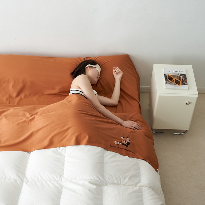 91家纺网 家纺一手货源 找家纺 沐珩家纺 2026新款糯感全棉定制正版卡通绣花大雁纹旅行酒店隔脏睡袋 小熊猫