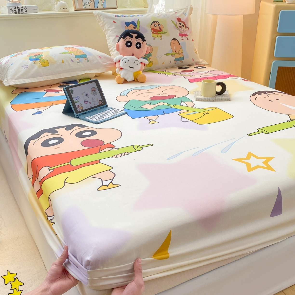 91家纺网 家纺一手货源 找家纺 博雅 2026新款蜡笔小新正版授权全棉纯棉大版床笠单件床笠单品单床笠 大版-游玩蜡笔小新