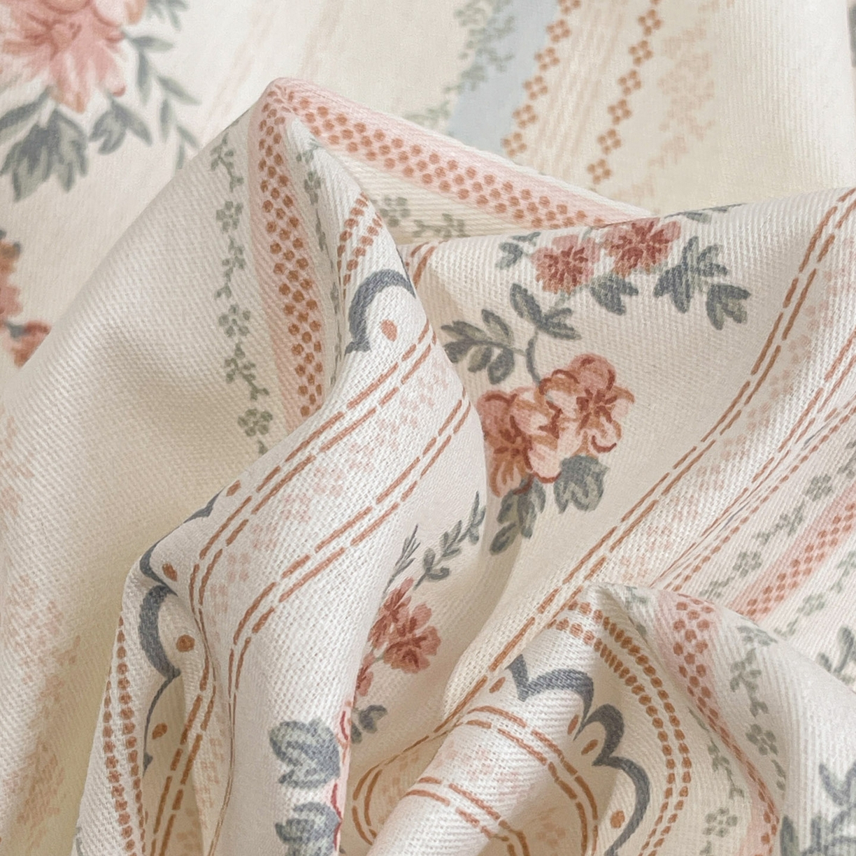 91家纺网 家纺一手货源 找家纺 娜朵家纺 2026新款全棉印花床盖四件套 绚丽多姿