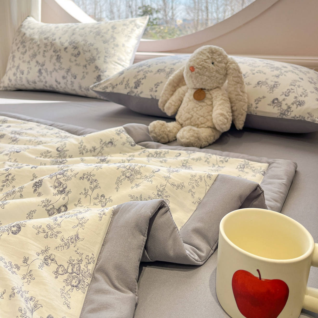 91家纺网 家纺一手货源 找家纺 一加一 2026新款洛卡棉印花大豆夏被四件套 白瓷花絮