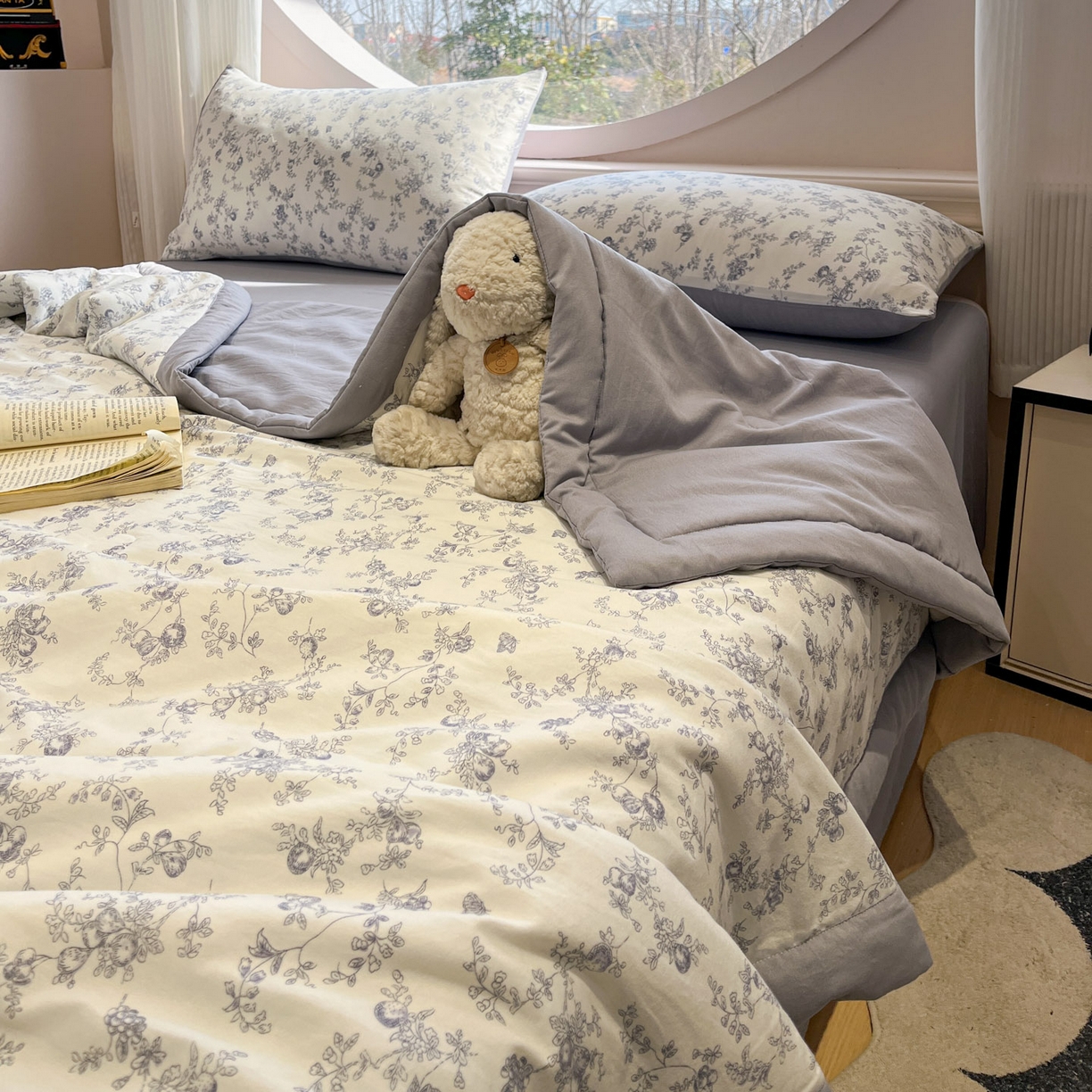 91家纺网 家纺一手货源 找家纺 一加一 2026新款洛卡棉印花大豆夏被四件套 白瓷花絮