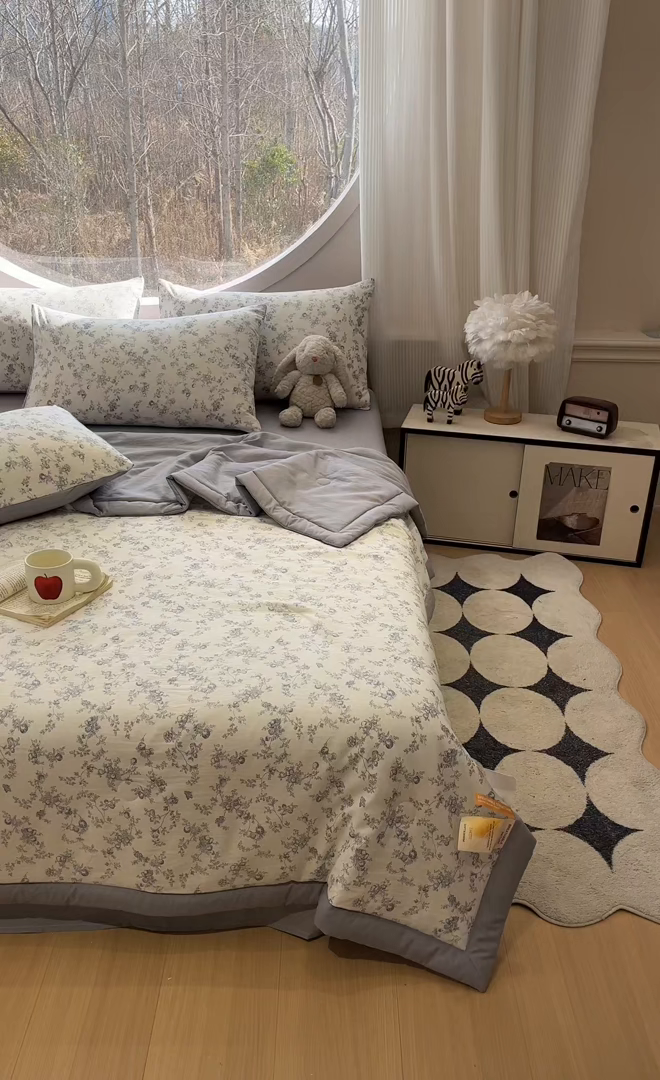 91家纺网 家纺一手货源 找家纺 一加一 2026新款洛卡棉印花大豆夏被四件套 白瓷花絮