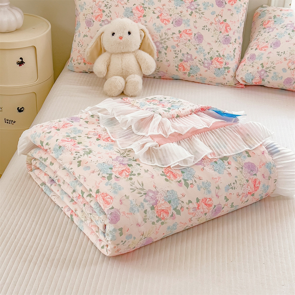 91家纺网 家纺一手货源 找家纺 兄弟坊 2026春夏新款小清新凉感韩版花边夏被夏凉被午睡被空调被 朵朵锦簇