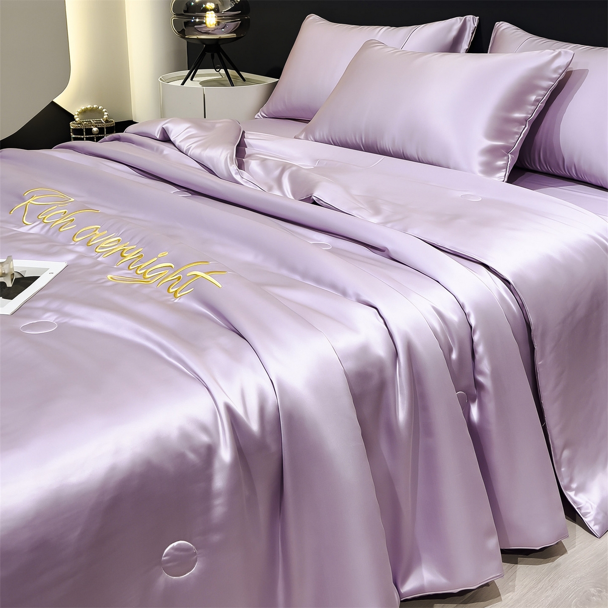 91家纺网 家纺一手货源 找家纺 兄弟坊 2026春夏新款水洗冰丝刺绣纯色夏被夏被四件套夏凉被空调被 云锦紫