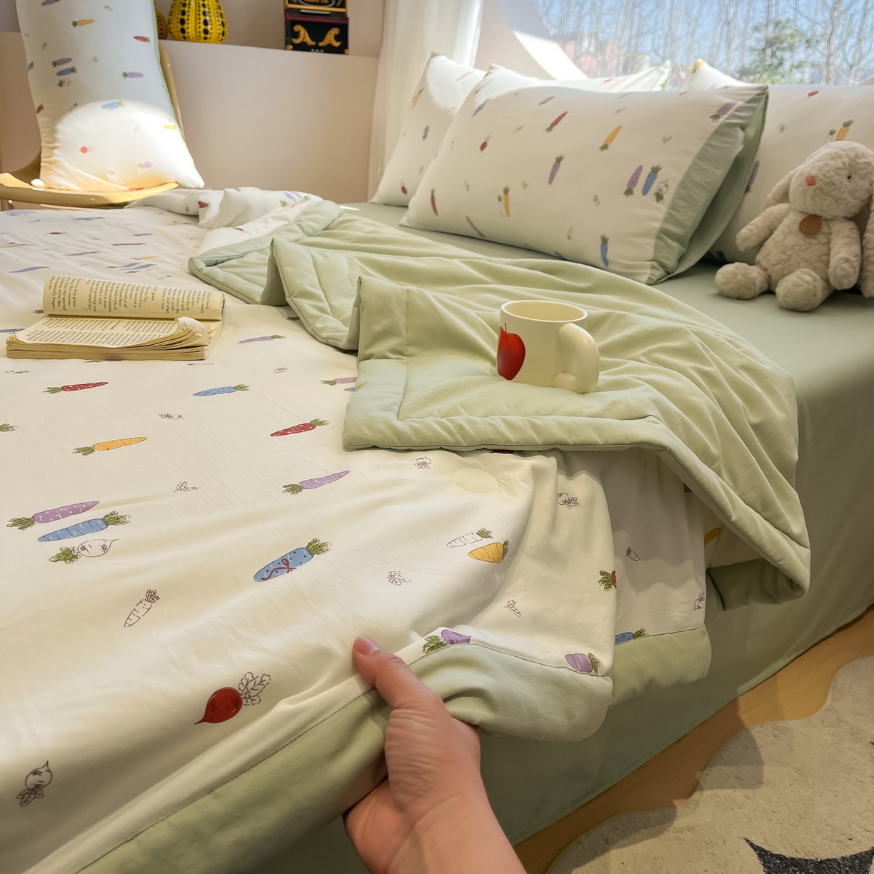 91家纺网 家纺一手货源 找家纺 一加一 2026新款洛卡棉印花大豆夏被四件套 彩色萝卜