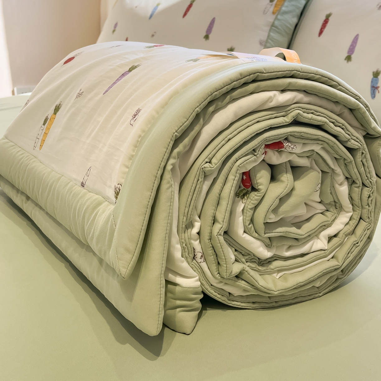 91家纺网 家纺一手货源 找家纺 一加一 2026新款洛卡棉印花大豆夏被四件套 彩色萝卜