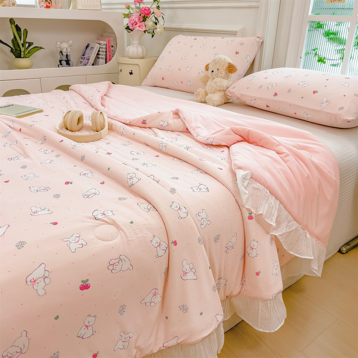 91家纺网 家纺一手货源 找家纺 兄弟坊 2026春夏新款小清新凉感韩版花边夏被夏凉被午睡被空调被 狗狗游乐场-粉色