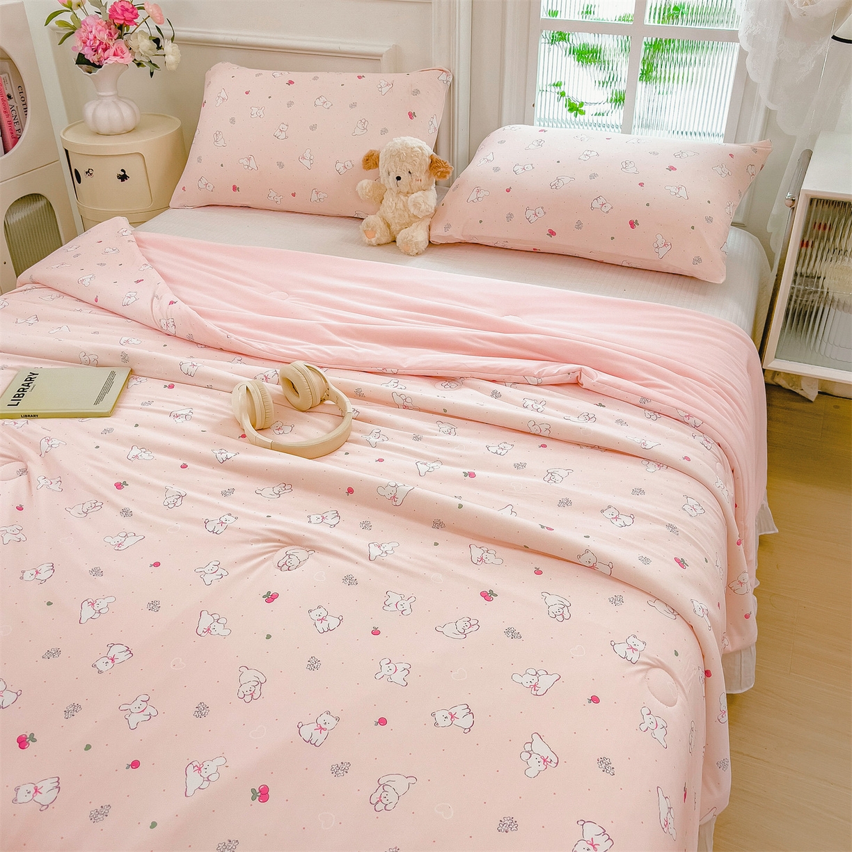 91家纺网 家纺一手货源 找家纺 兄弟坊 2026春夏新款小清新凉感韩版花边夏被夏凉被午睡被空调被 狗狗游乐场-粉色