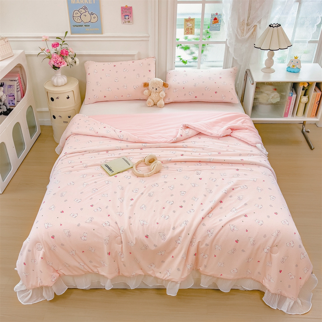 91家纺网 家纺一手货源 找家纺 兄弟坊 2026春夏新款小清新凉感韩版花边夏被夏凉被午睡被空调被 狗狗游乐场-粉色