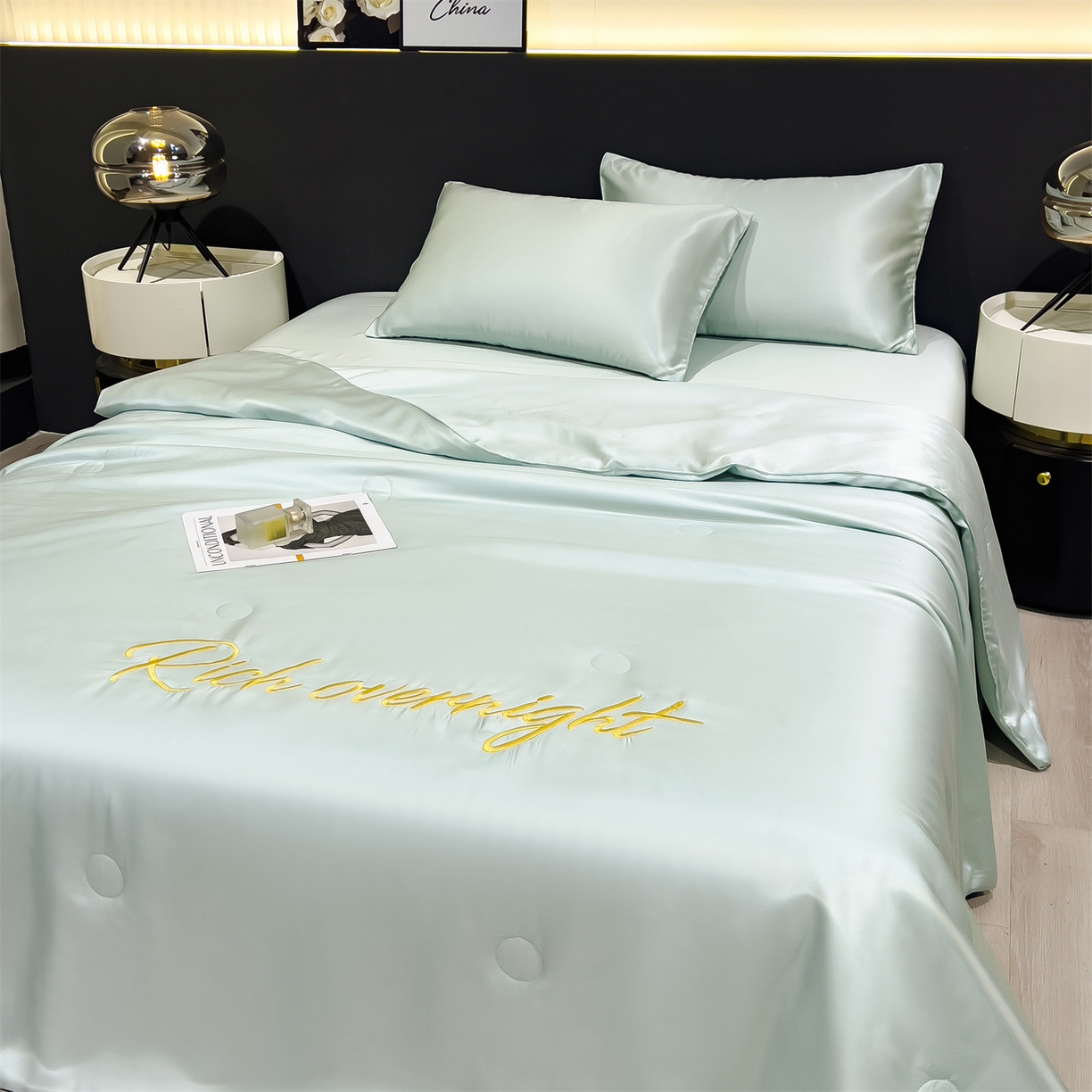 91家纺网 家纺一手货源 找家纺 兄弟坊 2026春夏新款水洗冰丝刺绣纯色夏被夏被四件套夏凉被空调被 春芽绿