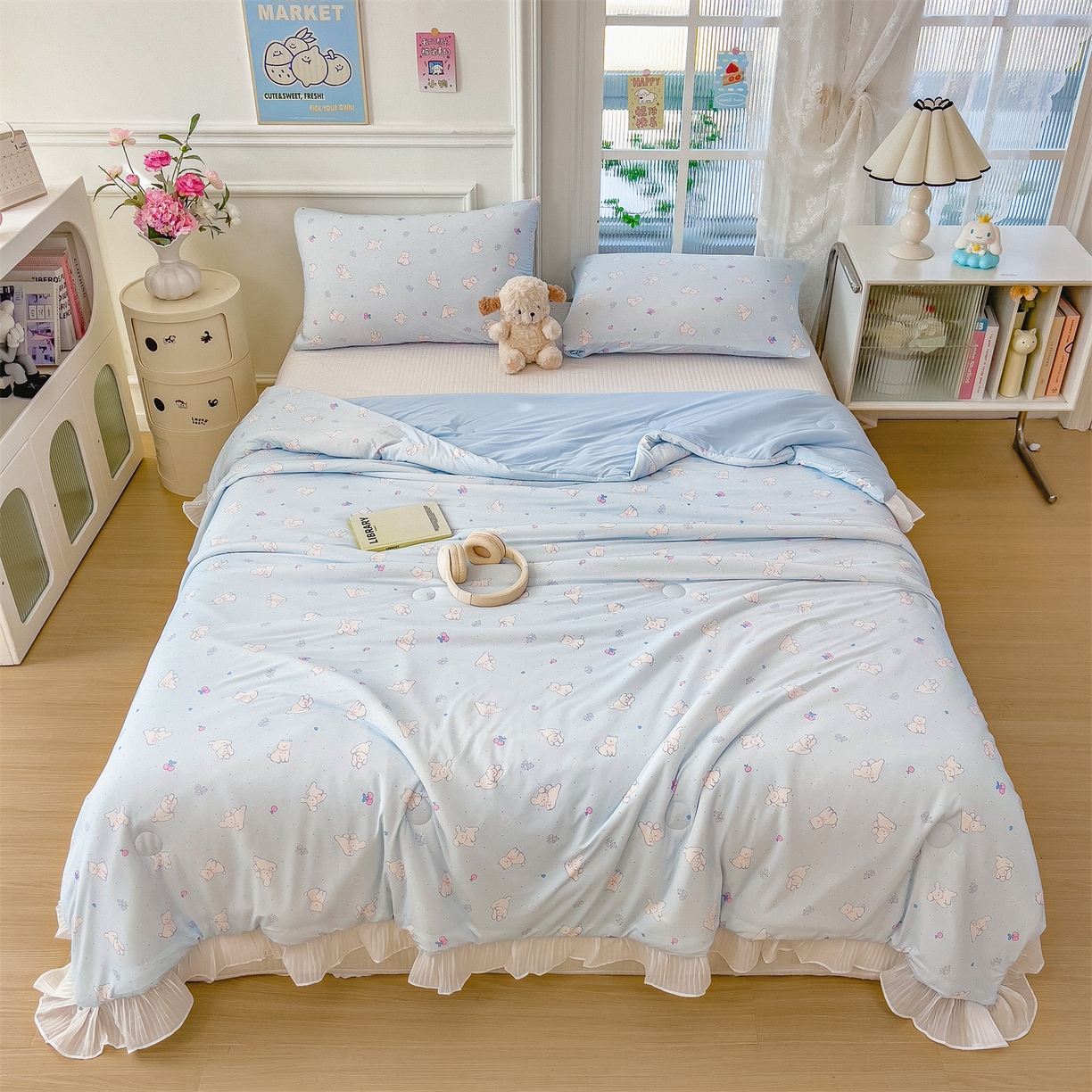 91家纺网 家纺一手货源 找家纺 兄弟坊 2026春夏新款小清新凉感韩版花边夏被夏凉被午睡被空调被 狗狗游乐场-蓝色