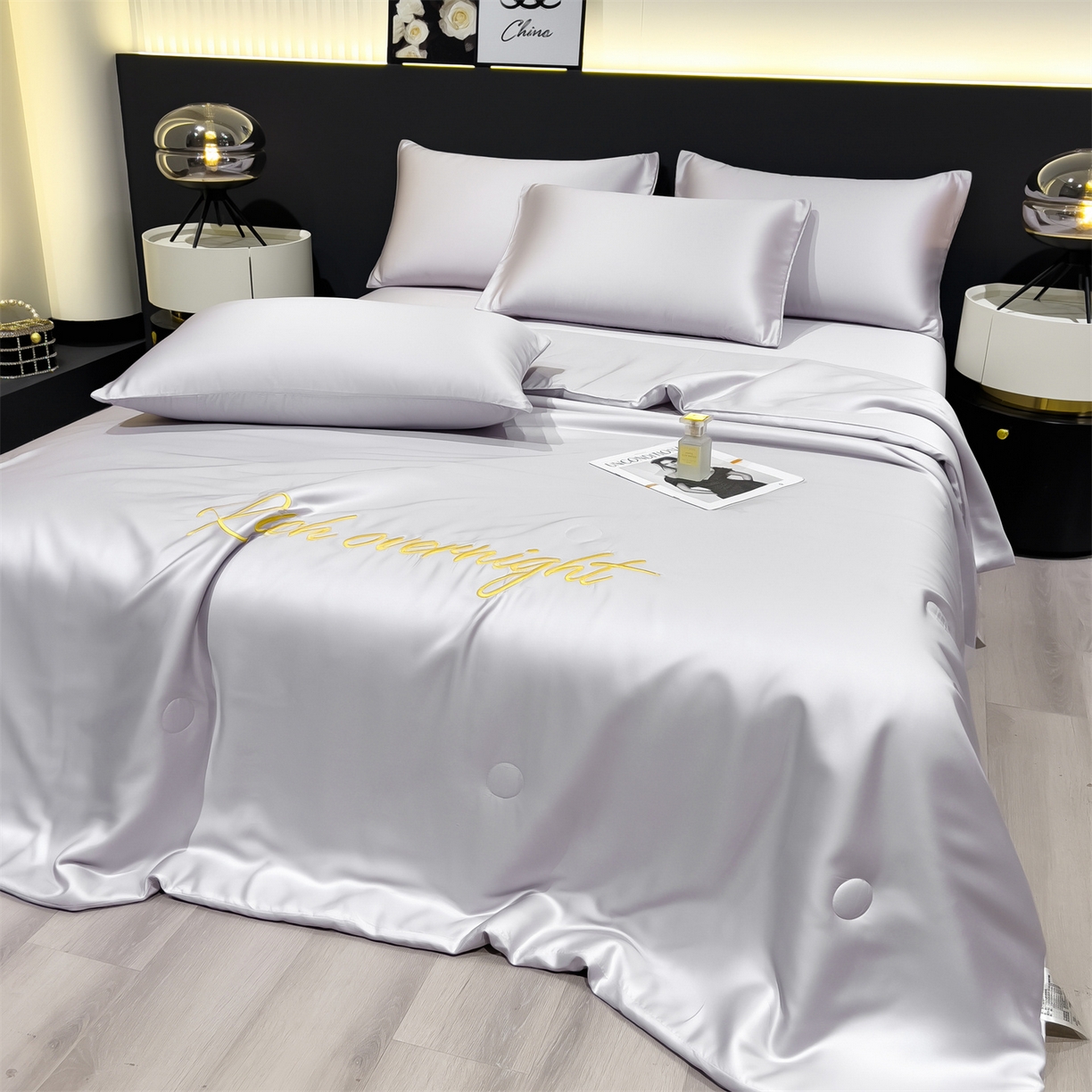 91家纺网 家纺一手货源 找家纺 兄弟坊 2026春夏新款水洗冰丝刺绣纯色夏被夏被四件套夏凉被空调被 暮山灰