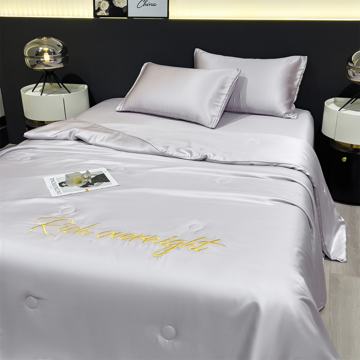 91家纺网 家纺一手货源 找家纺 兄弟坊 2026春夏新款水洗冰丝刺绣纯色夏被夏被四件套夏凉被空调被 暮山灰