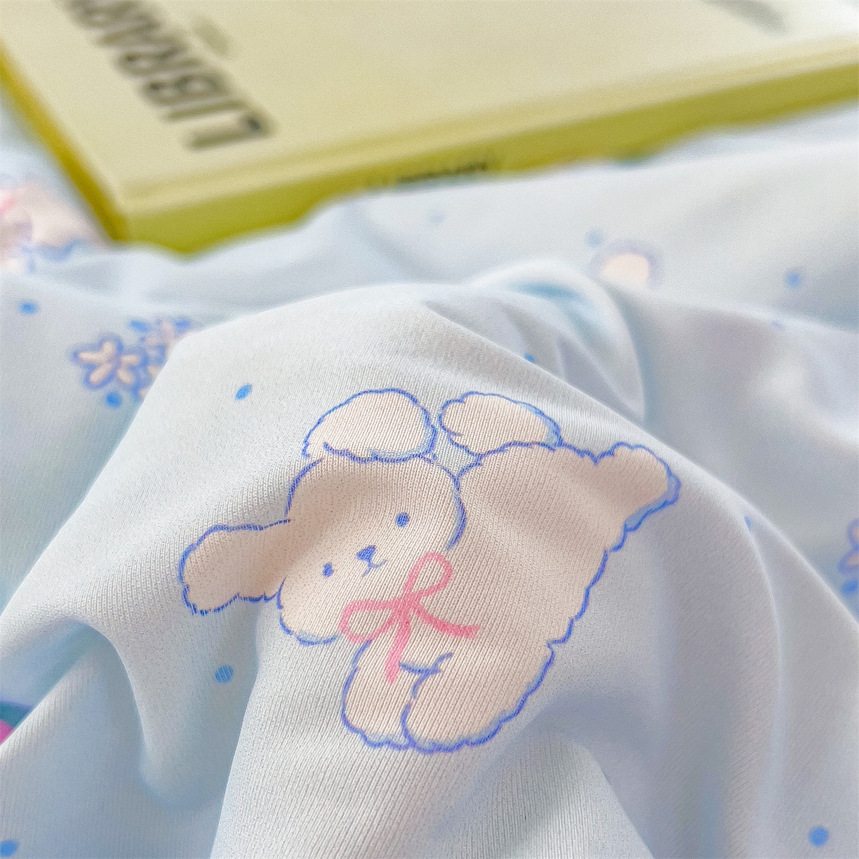 91家纺网 家纺一手货源 找家纺 兄弟坊 2026春夏新款小清新凉感韩版花边夏被夏凉被午睡被空调被 狗狗游乐场-蓝色