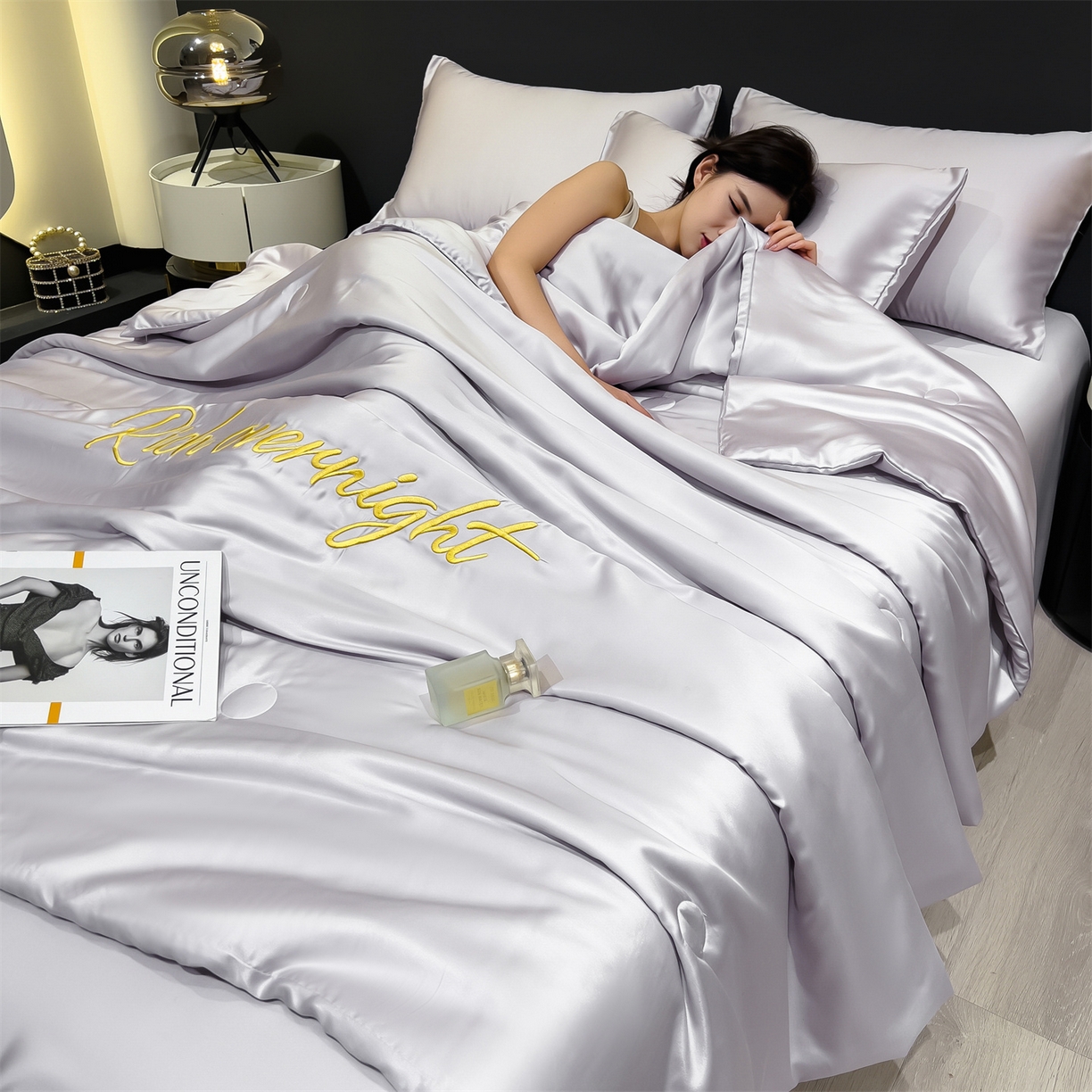 91家纺网 家纺一手货源 找家纺 兄弟坊 2026春夏新款水洗冰丝刺绣纯色夏被夏被四件套夏凉被空调被 暮山灰