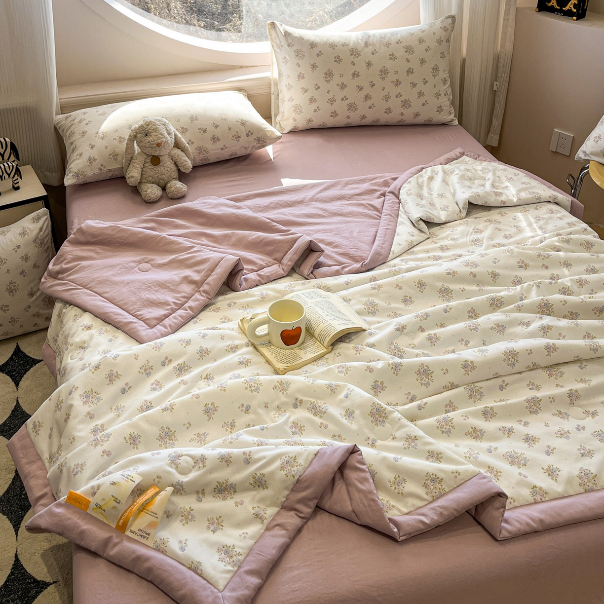 91家纺网 家纺一手货源 找家纺 一加一 2026新款洛卡棉印花大豆夏被四件套 粉紫花序